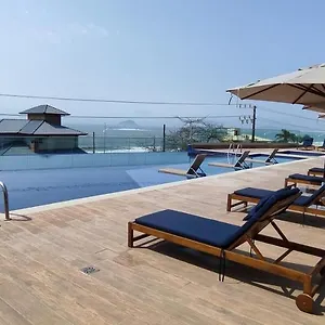 Alto Padrão, Club, Vista Mar E Beto Carrero Apartamento